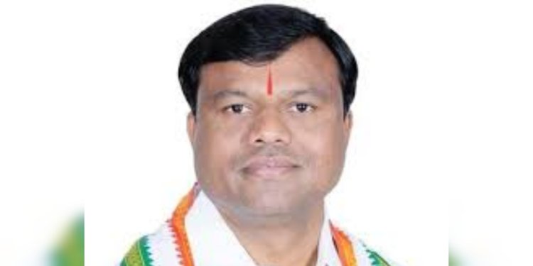 हसदेव में अडानी के लिए फिर पेड़ काटे जाएंगे पेड़ : दीपक बैज