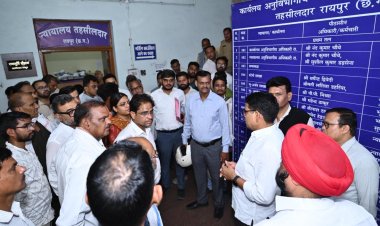 राजस्व मंत्री ने रायपुर तहसील कार्यालय में दी दबिश,डायवर्सन में देरी पर एसडीएम को फटकारा