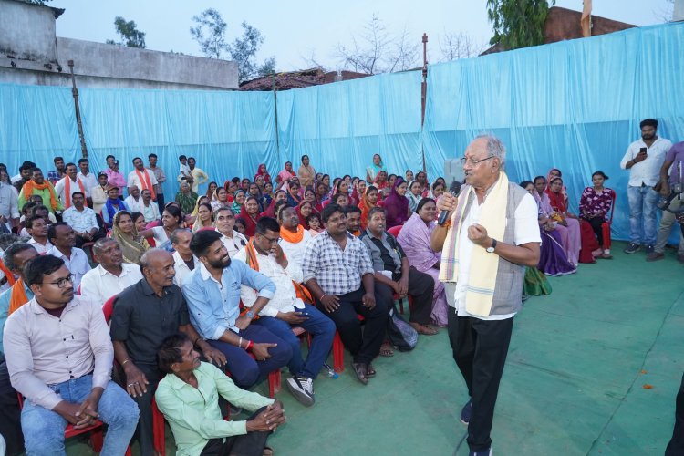 जब माइक लेकर जनता के बीच पहुंचे सांसद बृजमोहन, मांग आई,फैसला हुआ ऑन द स्पॉट