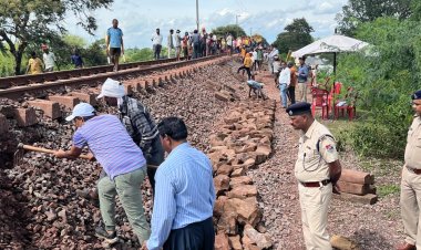 CG Breaking : भारी जलभराव और ट्रैक धंसने से रेल परिचालन प्रभावित