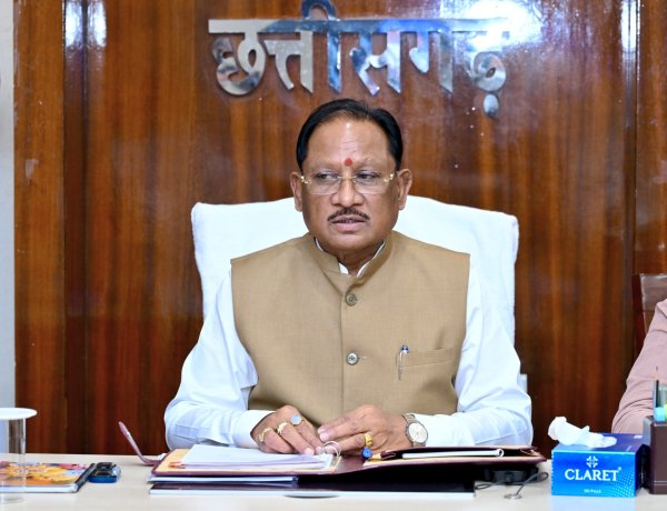 एक्शन मोड पर छत्तीसगढ़ सरकार,पीडब्लूडी के 13 अधिकारियों को कारण बताओ नोटिस,15 दिनों में मांगा जवाब