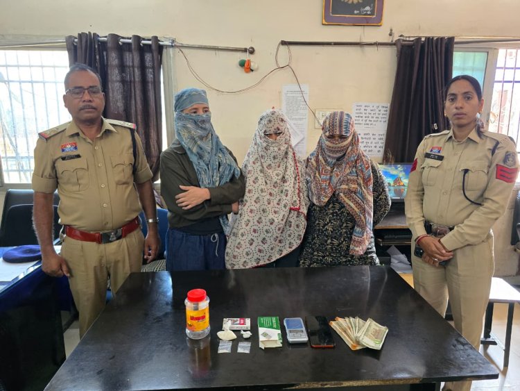 Raipur Crime : सैलून में MDMA ड्रग्स की बिक्री, 2 महिलाएं और ट्रांसजेंडर गिरफ्तार